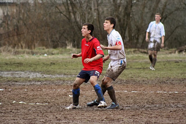 边路推进打满全场